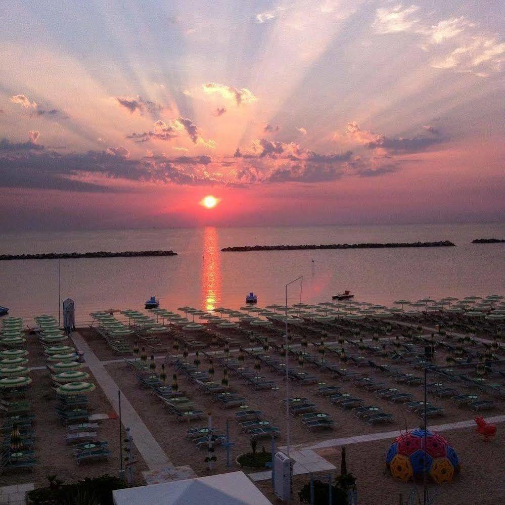 Florida Park Hotel Bellaria-Igea Marina Exteriör bild